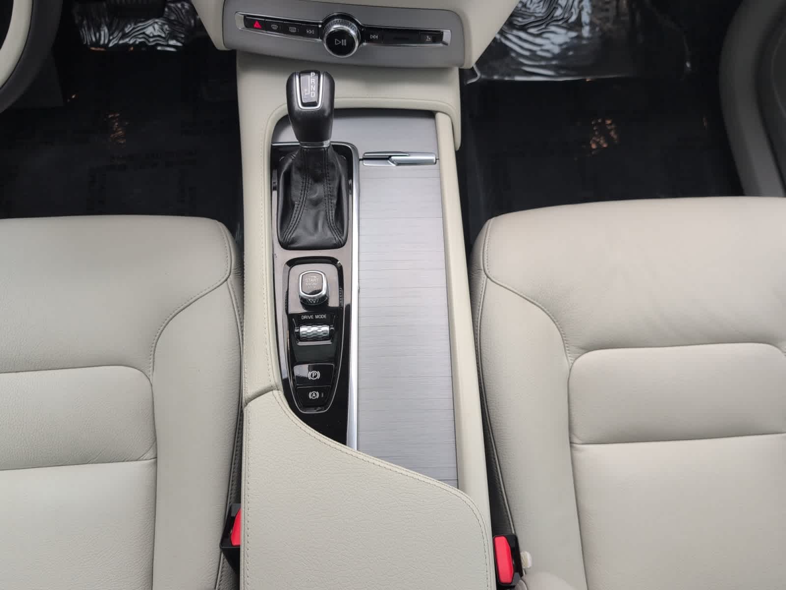 used 2021 Volvo XC90 car, priced at $25,998
