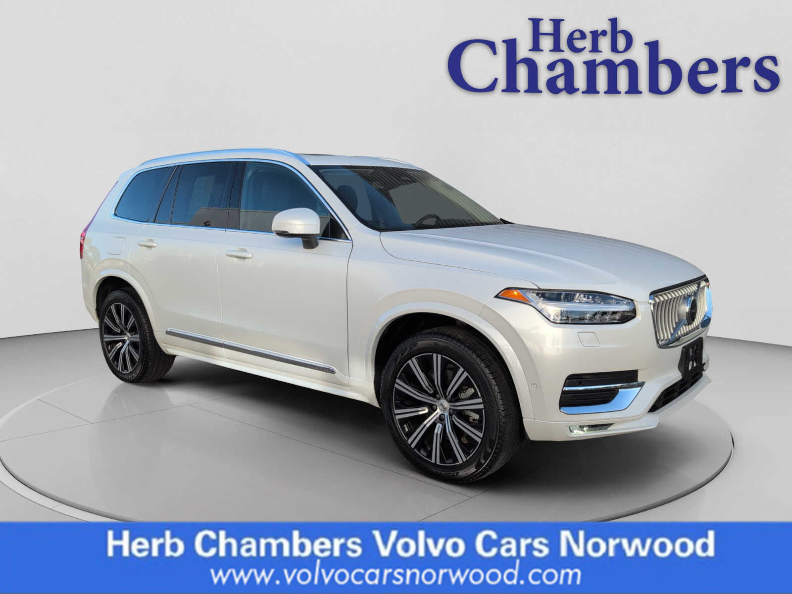 2024 Volvo XC90 Plus's photo