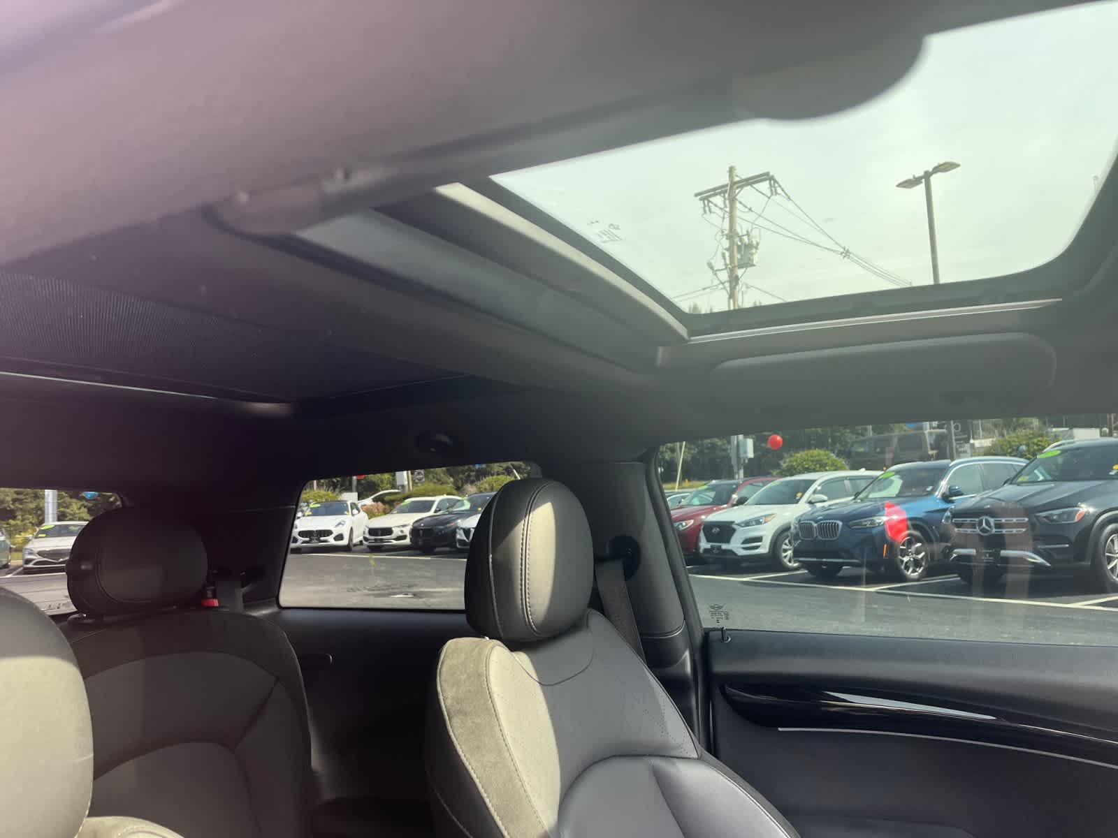 used 2024 MINI Hardtop 2 Door car, priced at $29,998