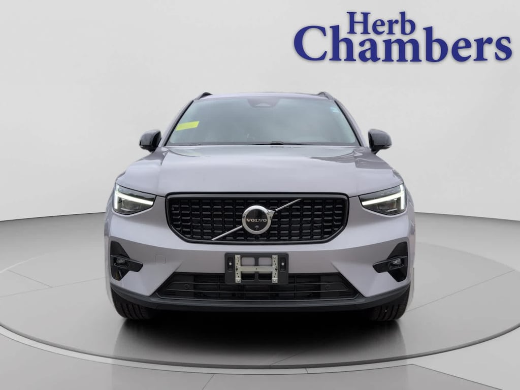 New 2026 Volvo XC40 B5 Plus SUV