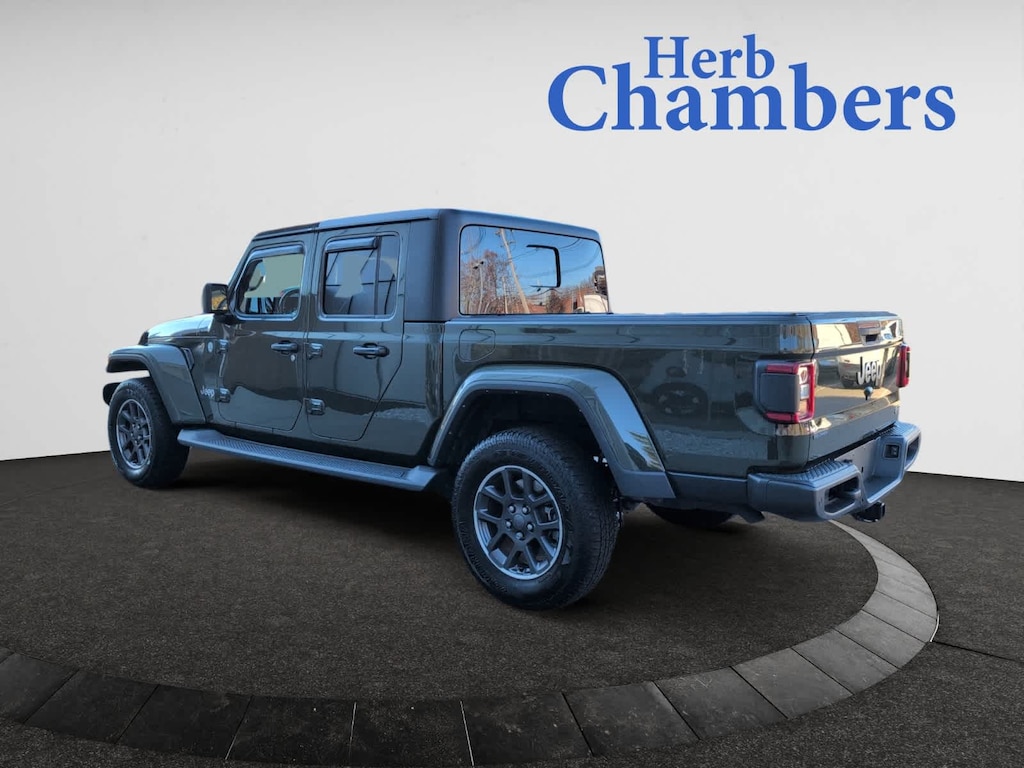 Used 2022 Jeep Gladiator Overland Truck Crew Cab