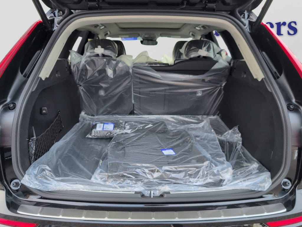New 2026 Volvo XC60 B5 Ultra SUV