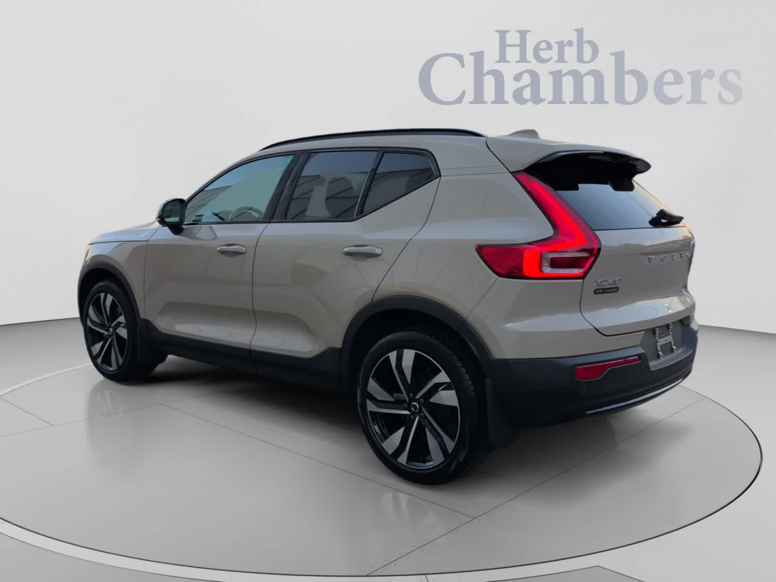 Certified 2025 Volvo XC40 B5 Ultra Dark Theme SUV