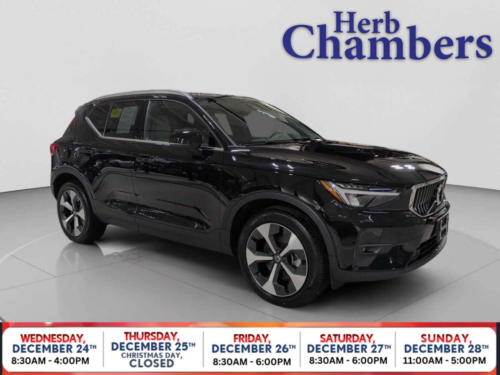 2023 Volvo XC40 Plus's photo