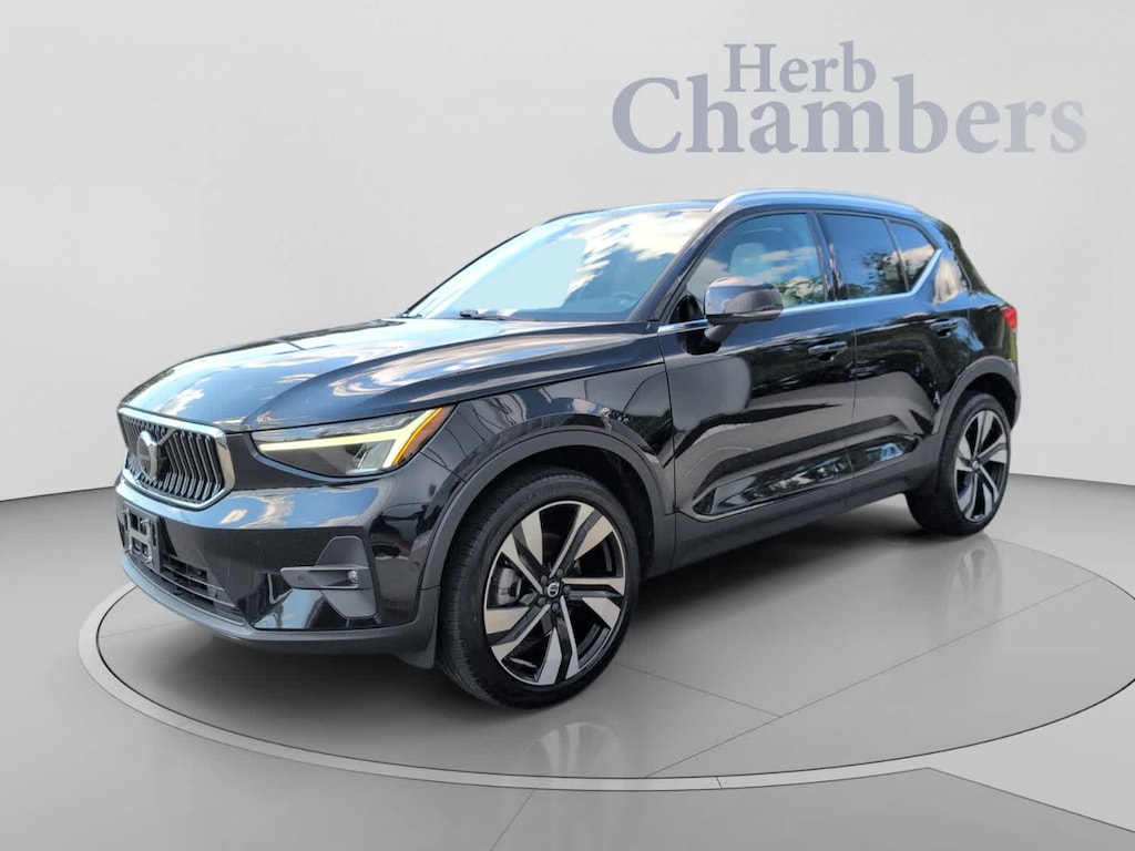 Used 2023 Volvo XC40 B5 AWD Plus Bright SUV