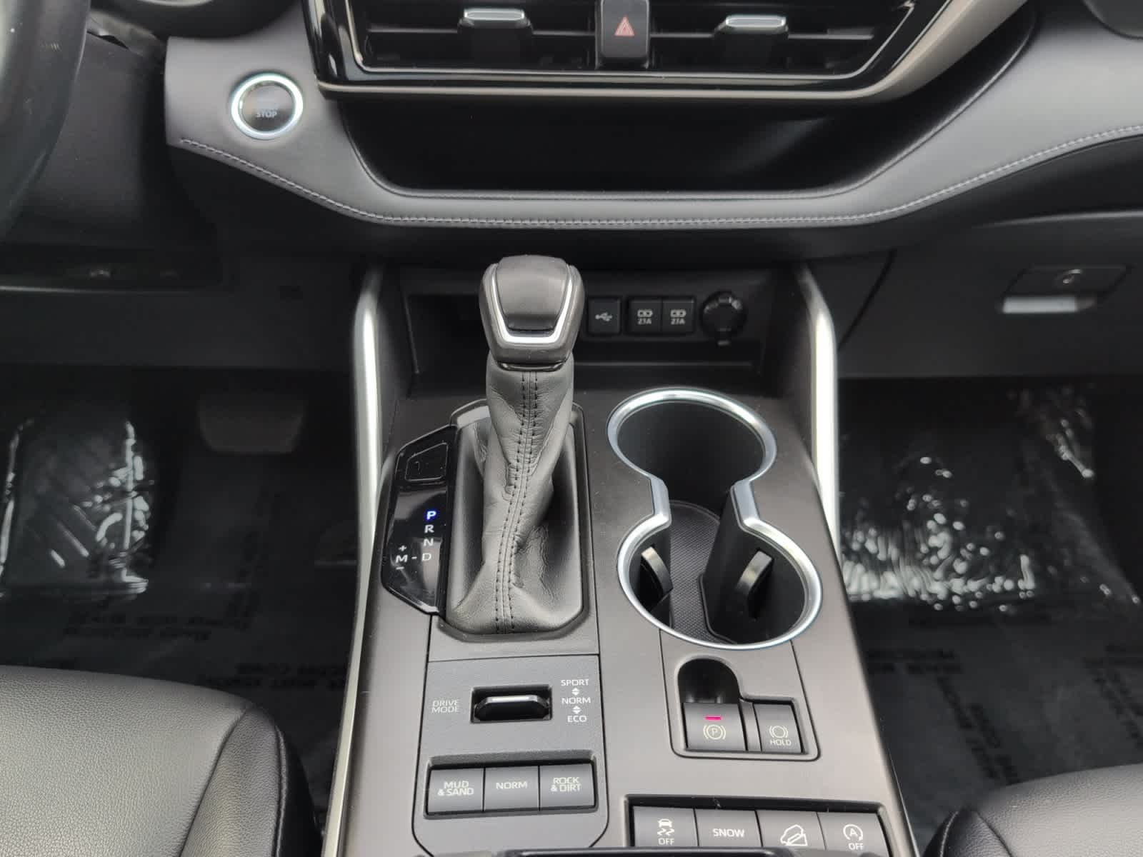 used 2020 Toyota Highlander car, priced at $27,998