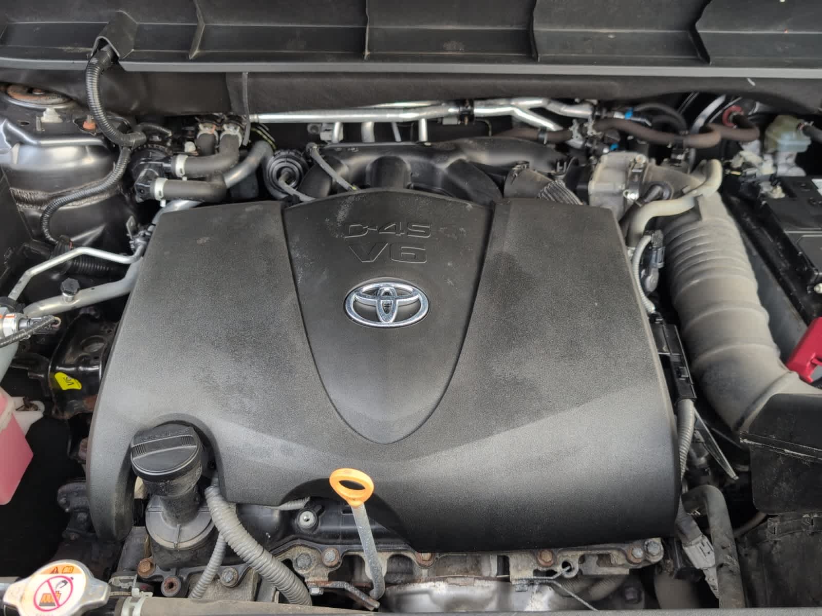 used 2020 Toyota Highlander car, priced at $27,998