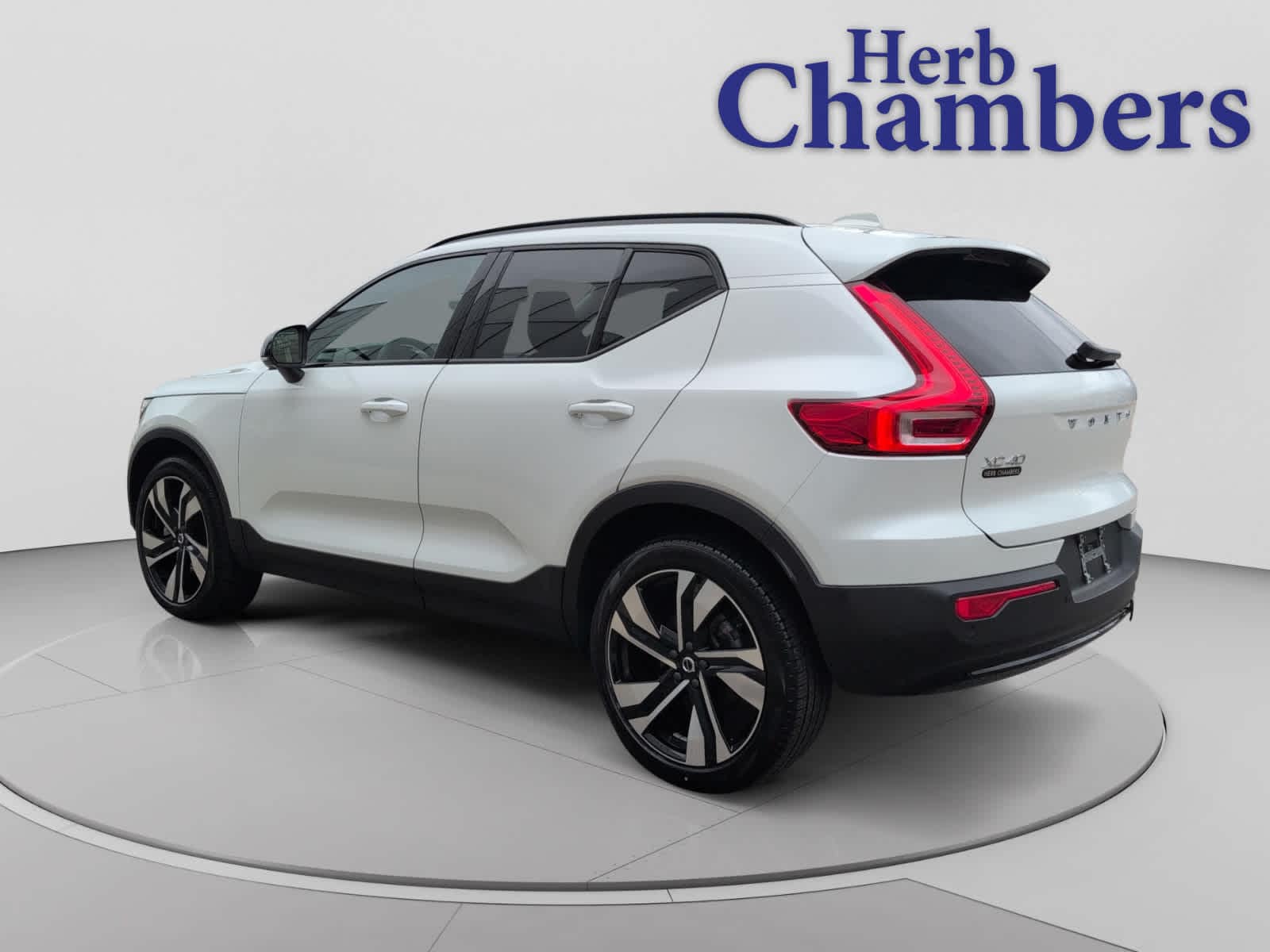 used 2024 Volvo XC40 car, priced at $33,998