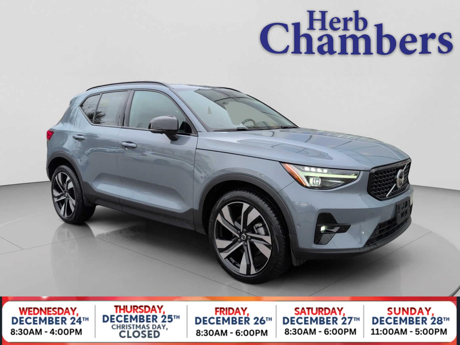 2023 Volvo XC40 Ultimate's photo