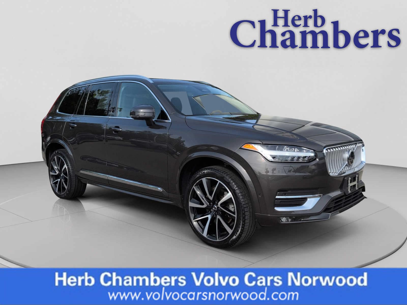 2023 Volvo XC90 B5 Plus 4WD's photo