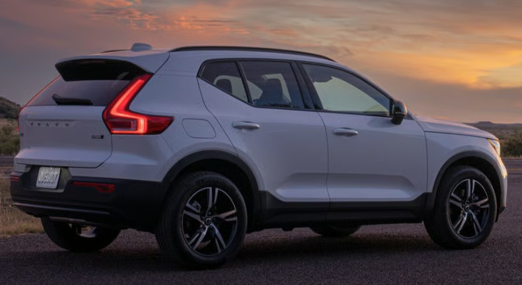 Volvo%20XC40%20-%202026.png