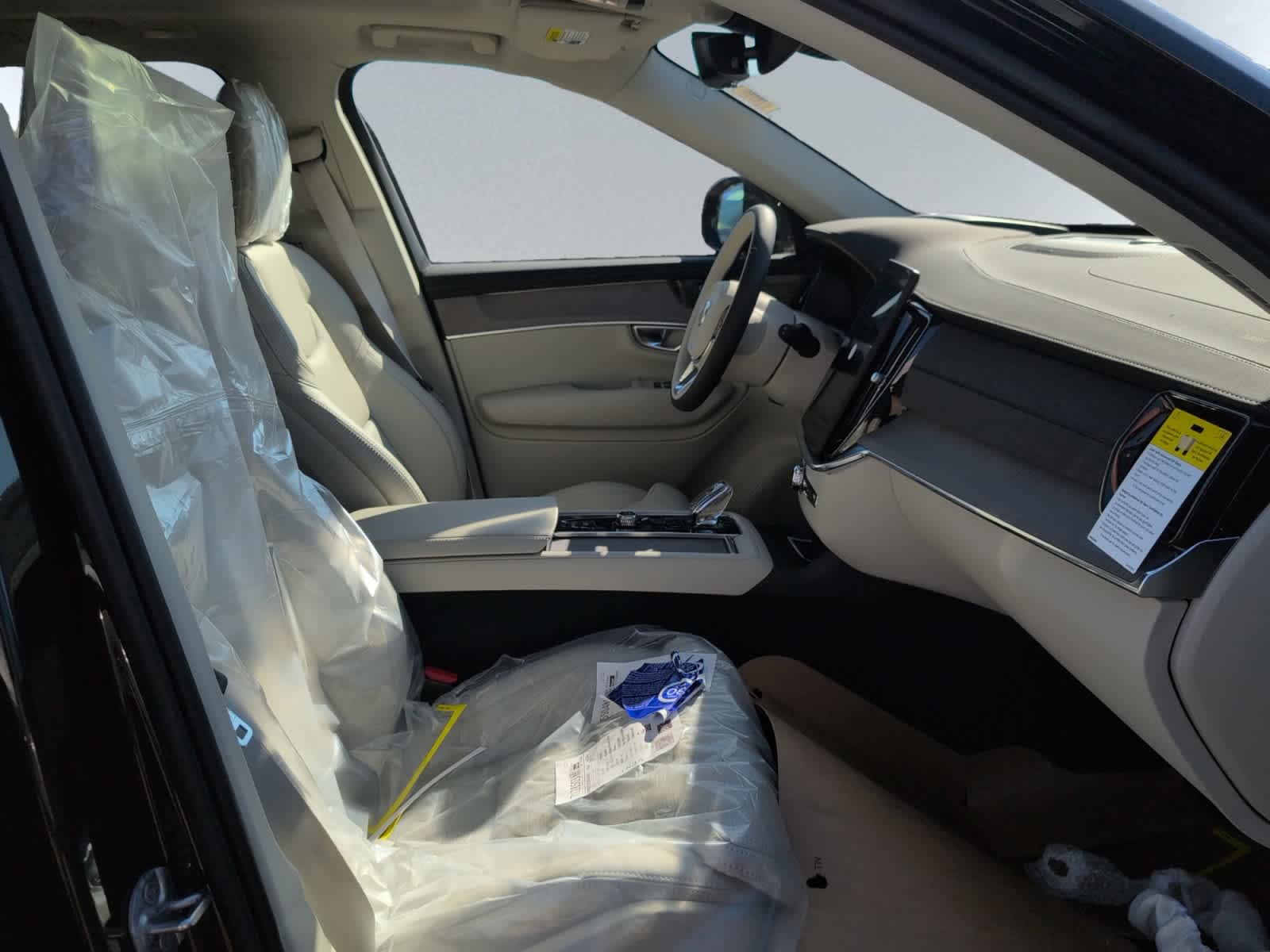 new 2026 Volvo XC90 plug-in hybrid car, priced at $86,630