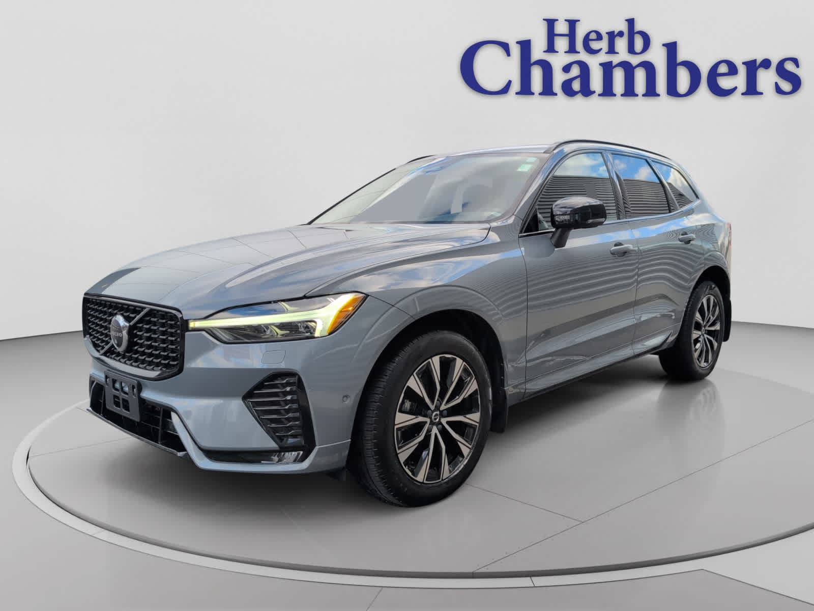 used 2023 Volvo XC60 car, priced at $34,998