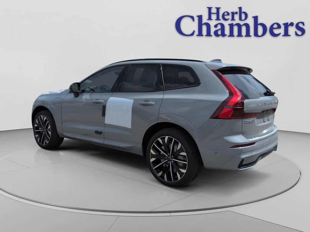 New 2026 Volvo XC60 plug-in hybrid T8 Ultra SUV