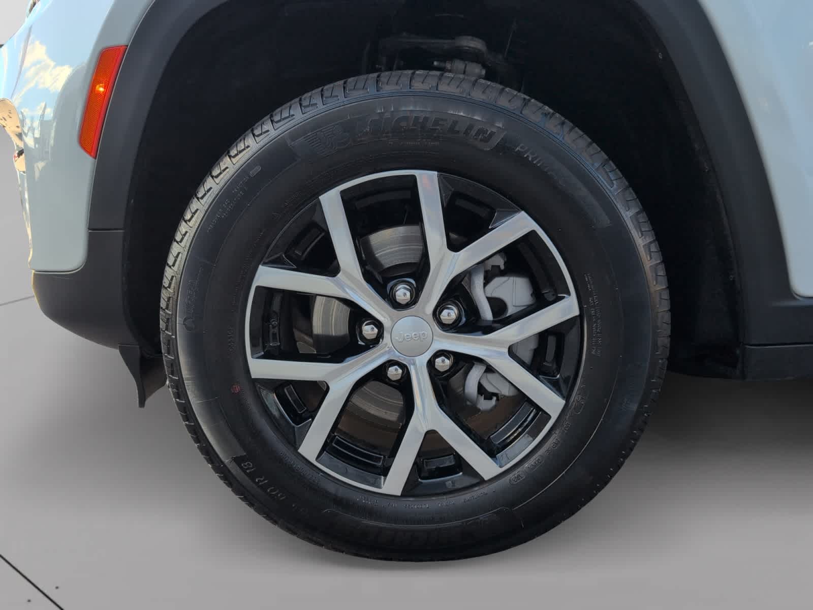 used 2025 Jeep Grand Cherokee car, priced at $38,998