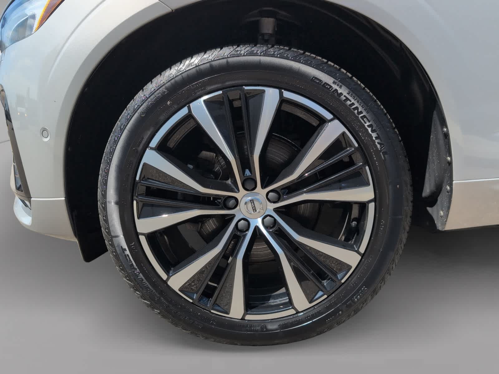used 2023 Volvo XC60 car, priced at $35,998