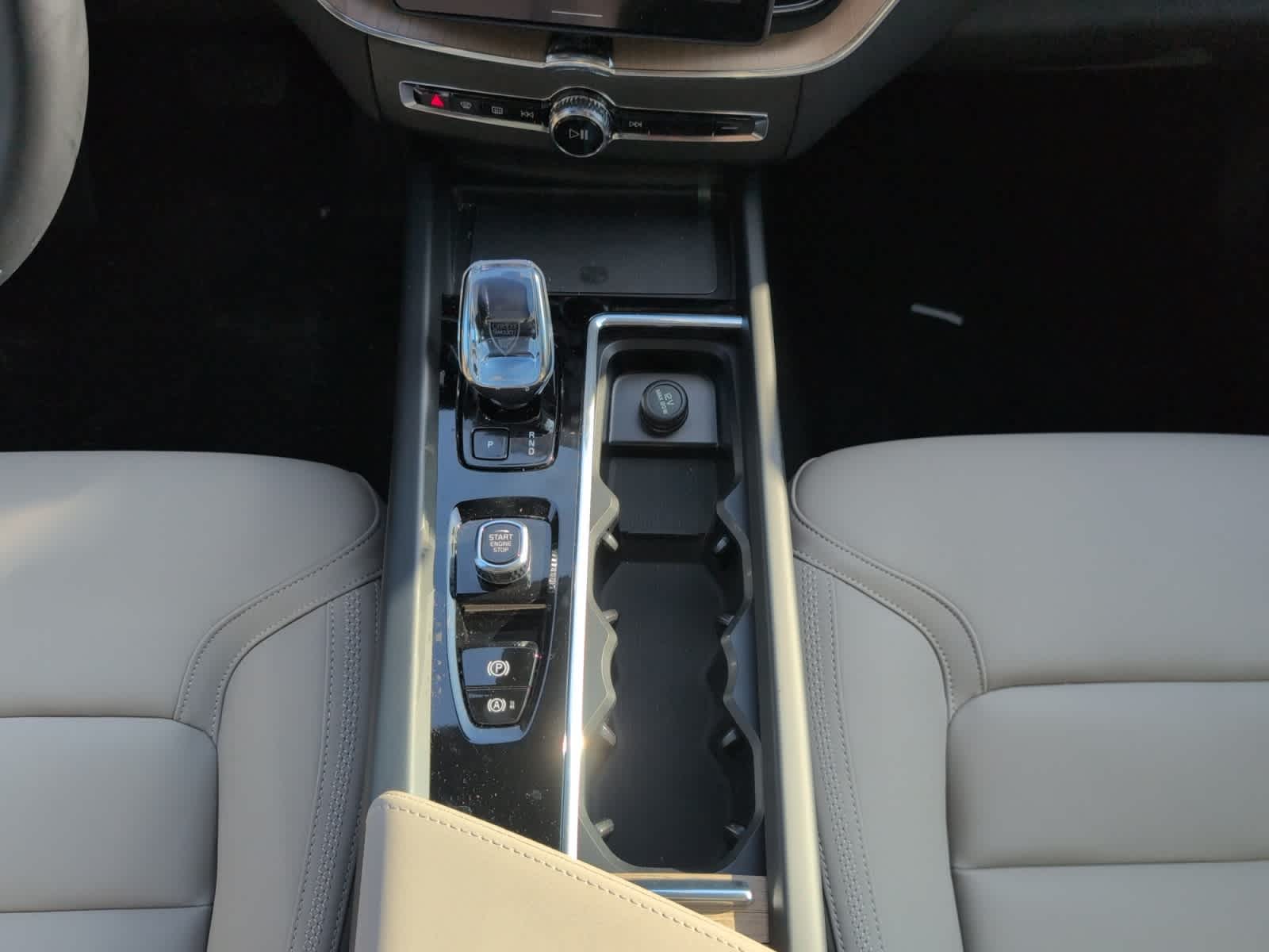 new 2026 Volvo XC60 car, priced at $53,385