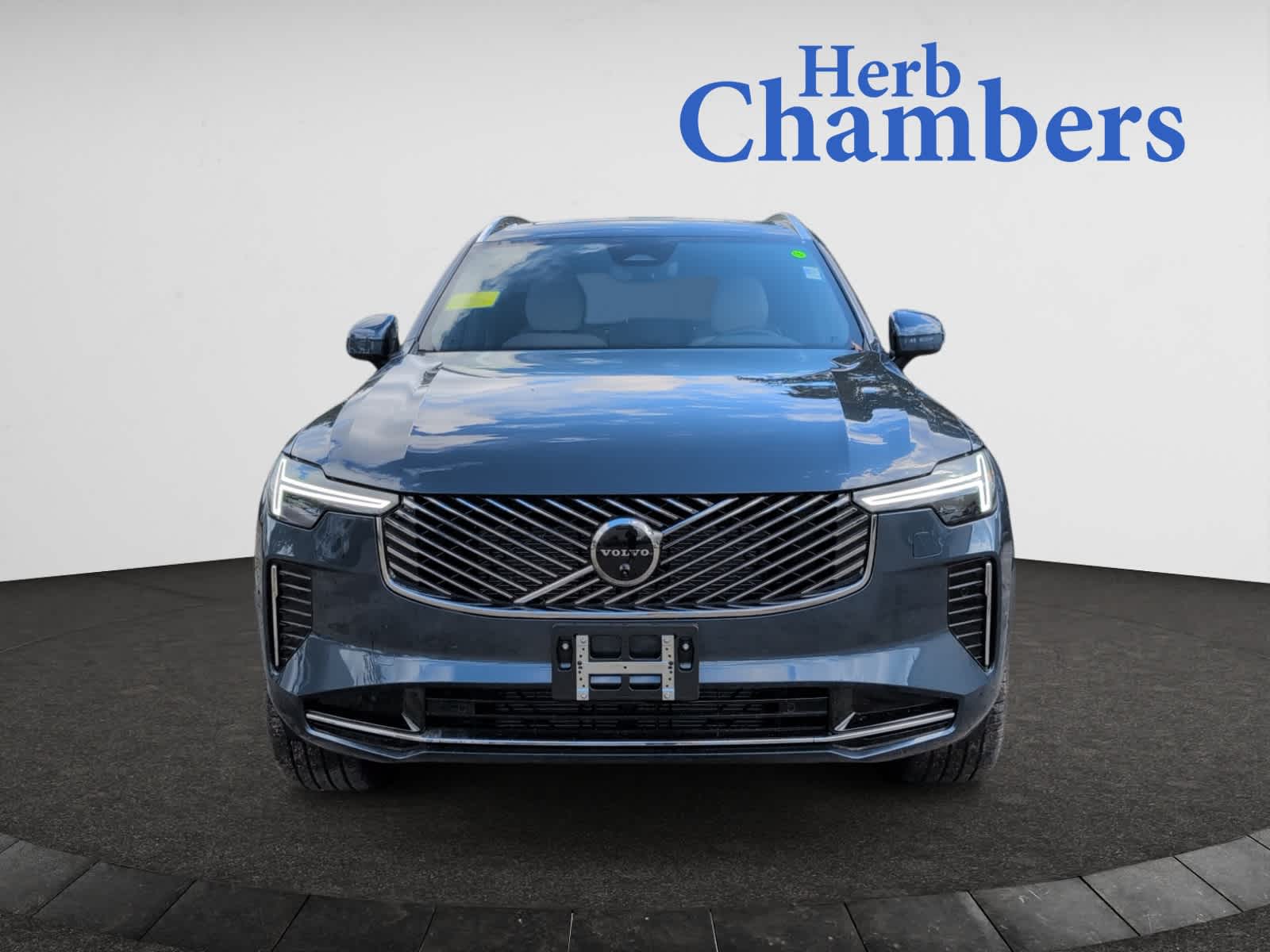 2026 Volvo XC90 Plus photo 2