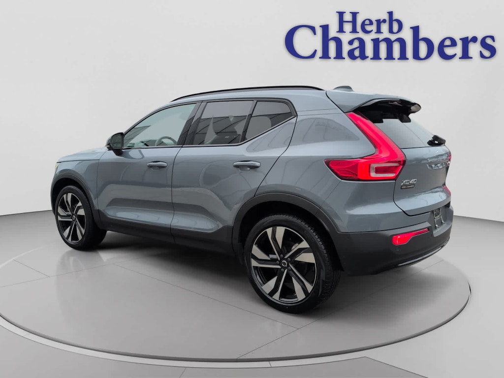 Used 2023 Volvo XC40 B5 AWD Ultimate Dark SUV