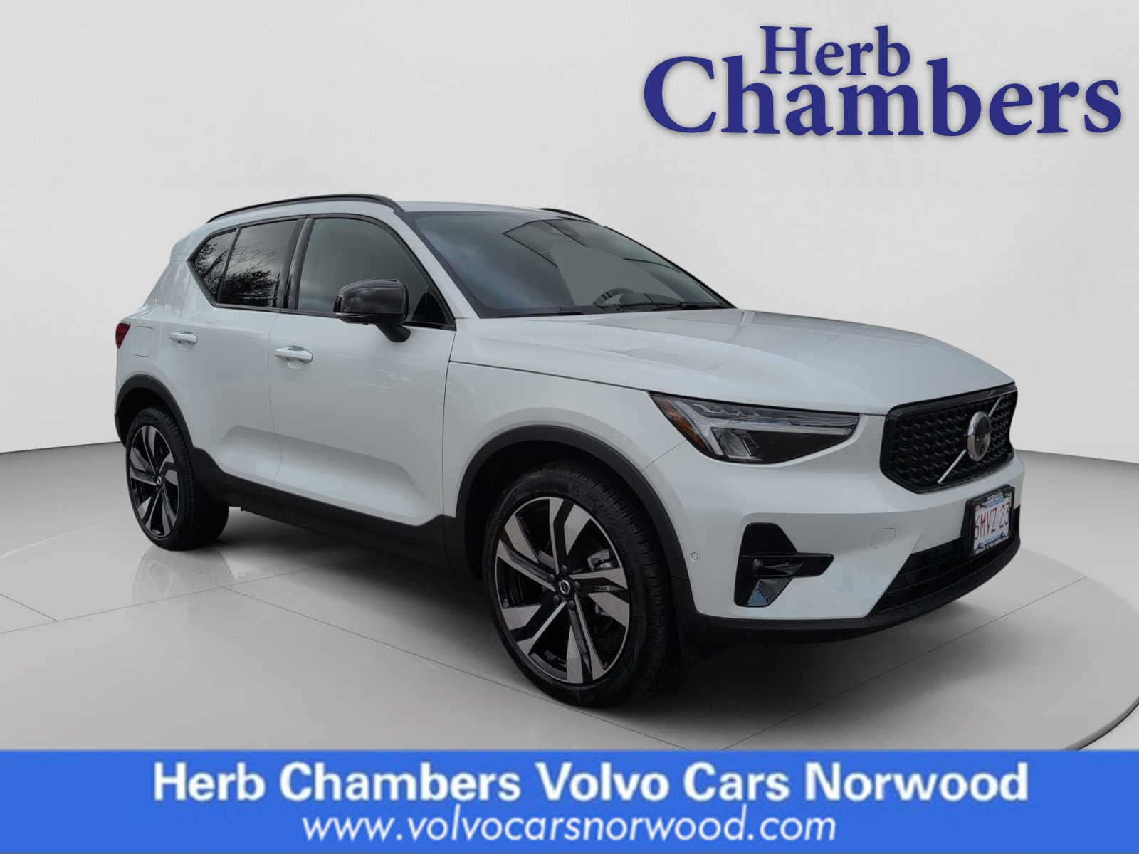 2026 Volvo XC40 SUV 