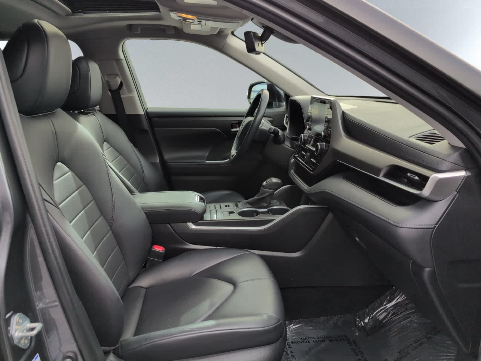 used 2020 Toyota Highlander car, priced at $27,998