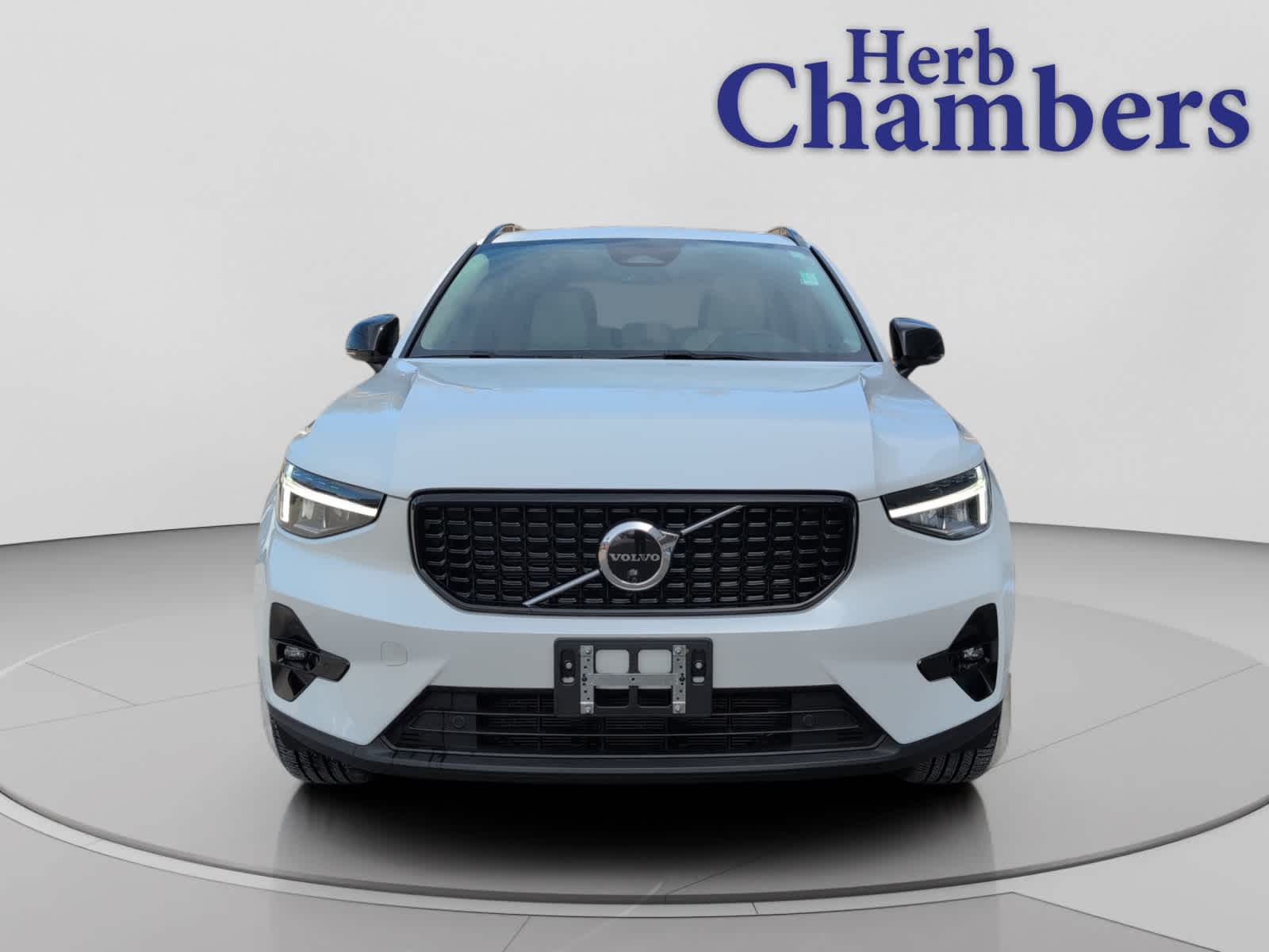used 2023 Volvo XC40 car, priced at $29,998