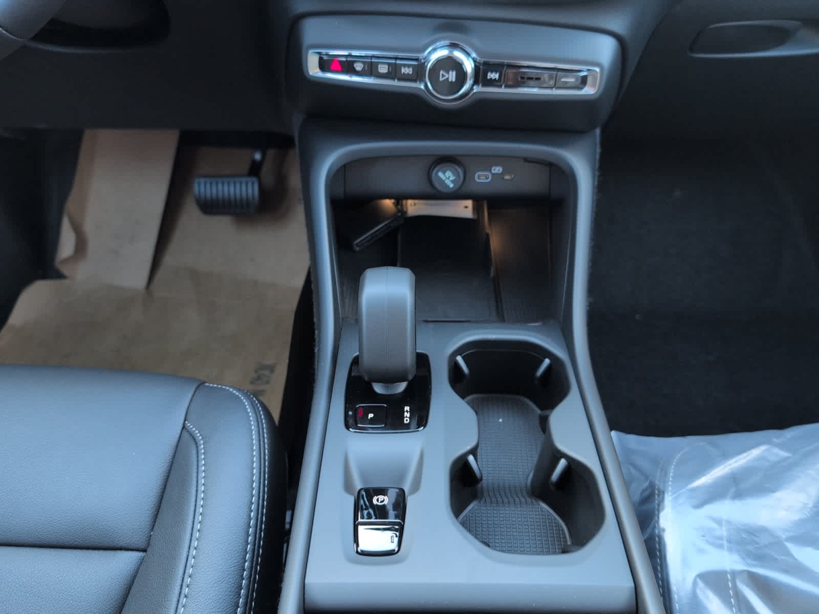 new 2026 Volvo XC40 car, priced at $48,000