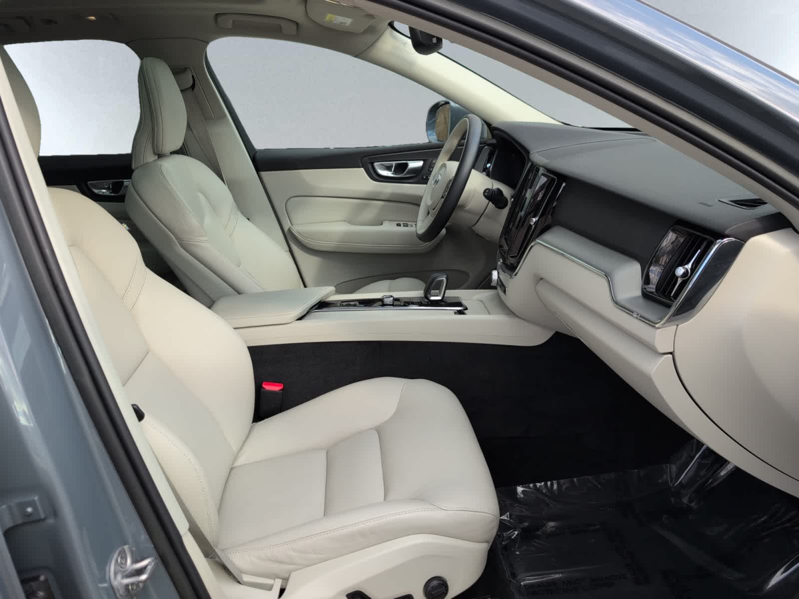 used 2023 Volvo XC60 car, priced at $31,798