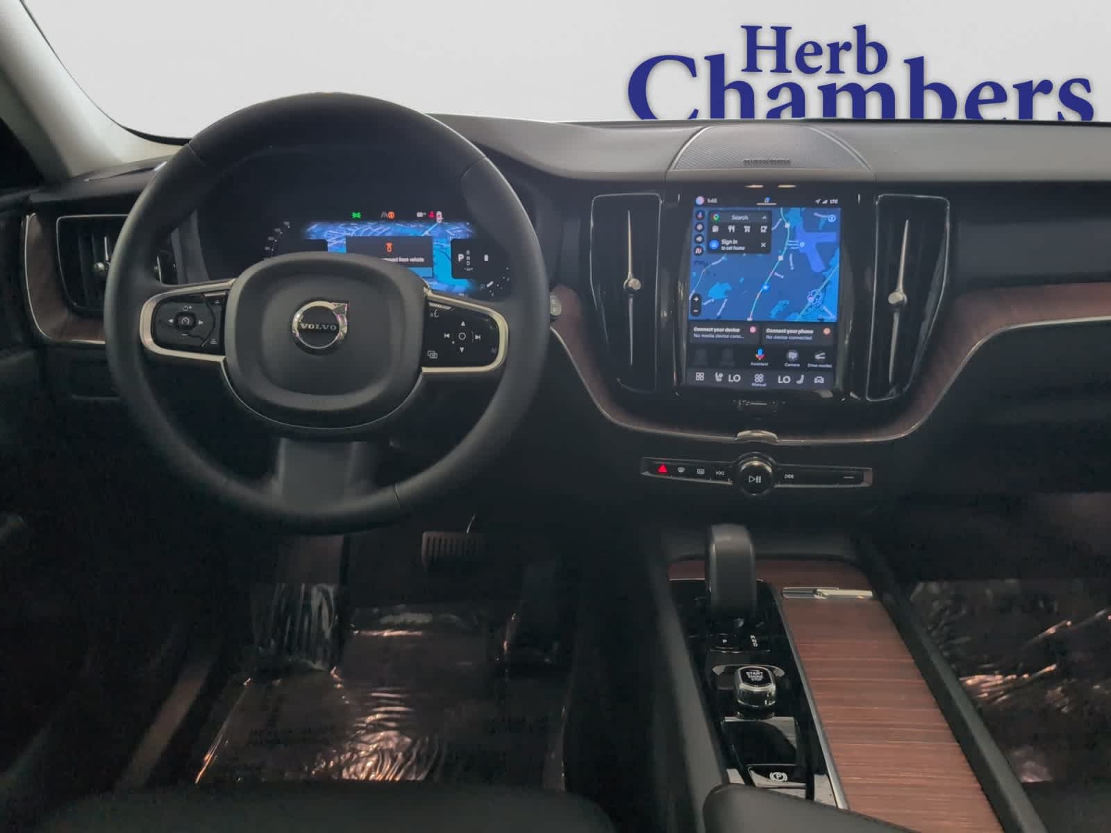 used 2023 Volvo XC60 car, priced at $35,498