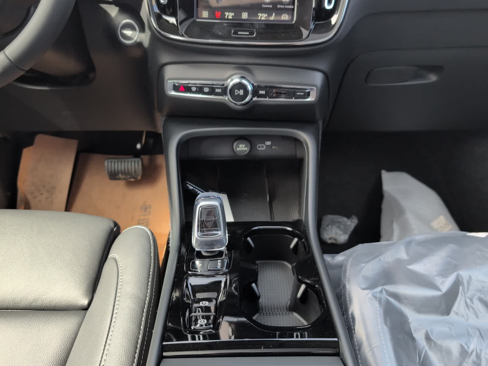 new 2026 Volvo XC40 car, priced at $50,260