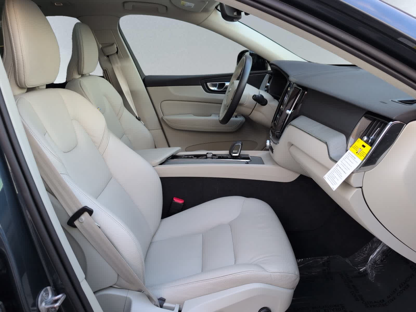 used 2024 Volvo XC60 car, priced at $33,998