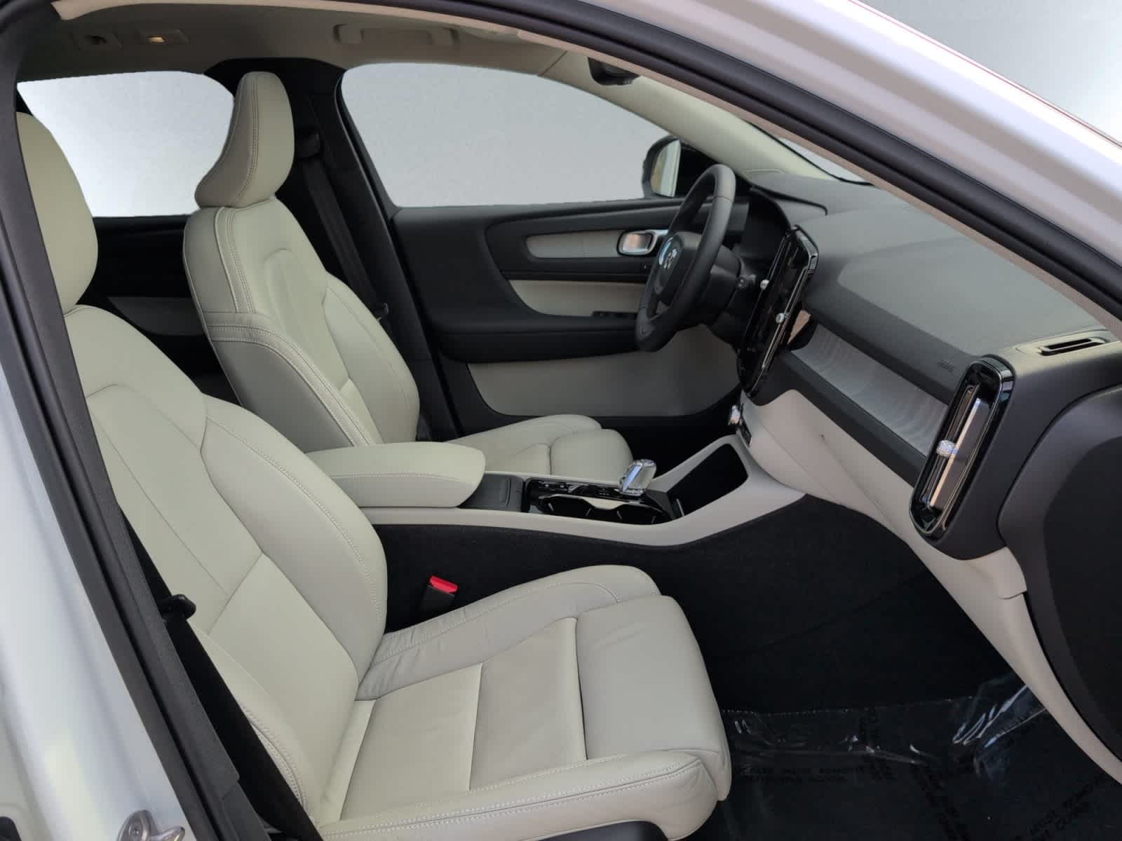 used 2023 Volvo XC40 car, priced at $29,998