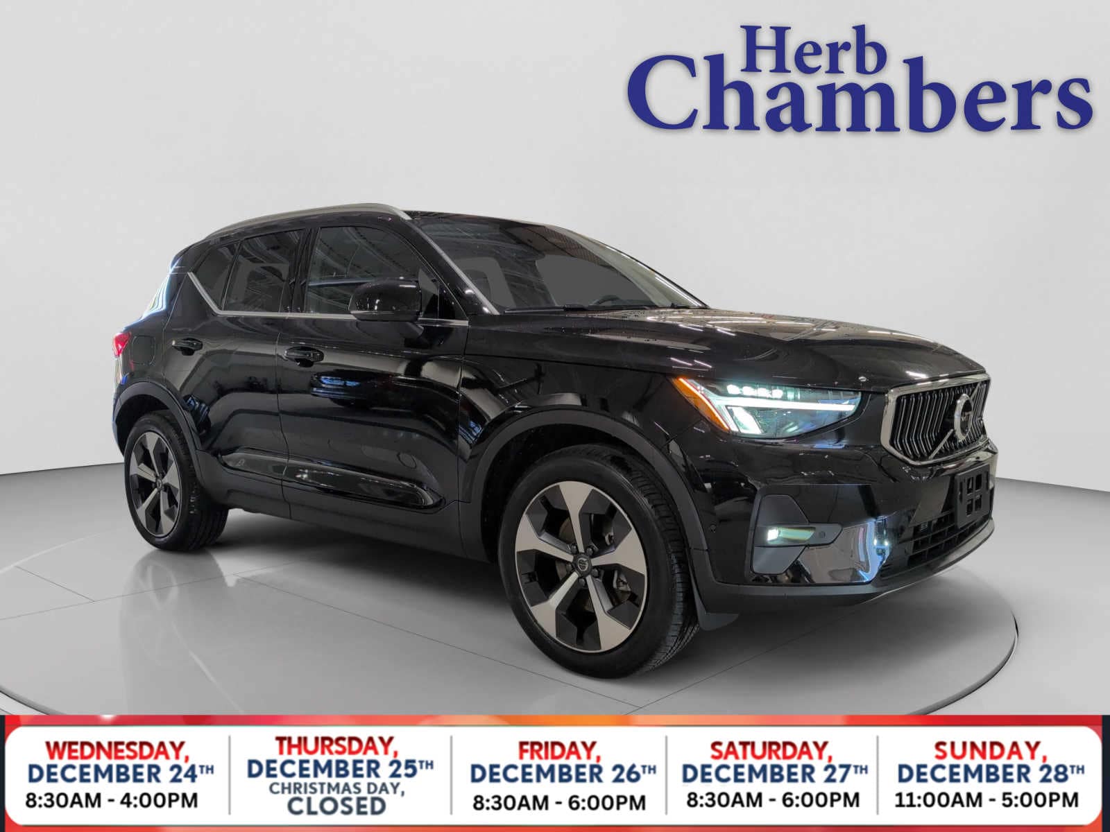 2023 Volvo XC40 Plus's photo