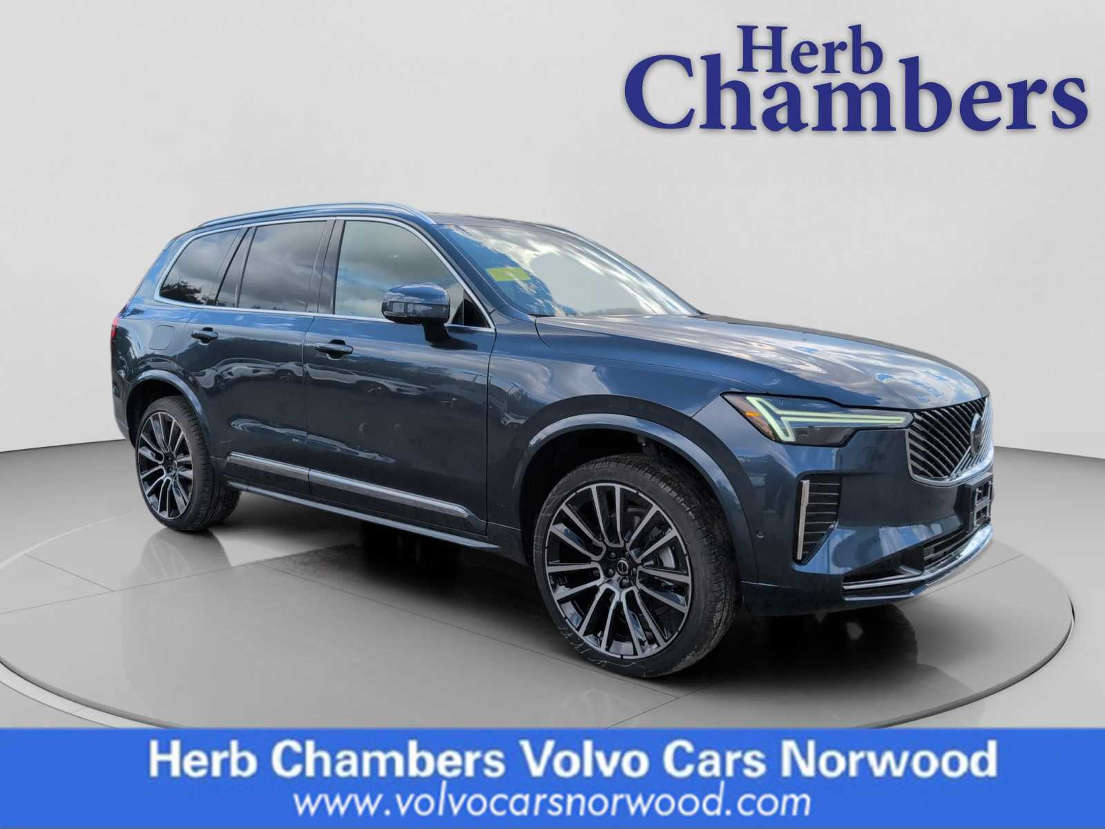 2026 Volvo XC90 Plus's photo