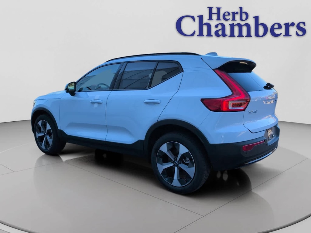 New 2026 Volvo XC40 B5 Plus SUV
