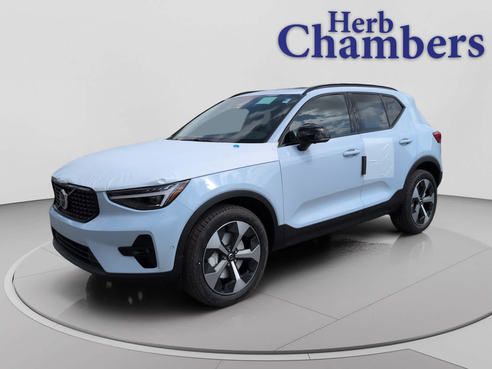 new 2026 Volvo XC40 car, priced at $50,035
