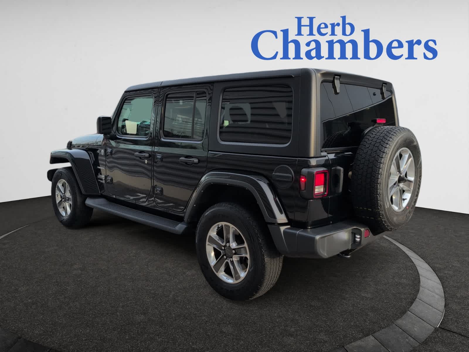 2021 Jeep Wrangler Unlimited Sahara photo 3