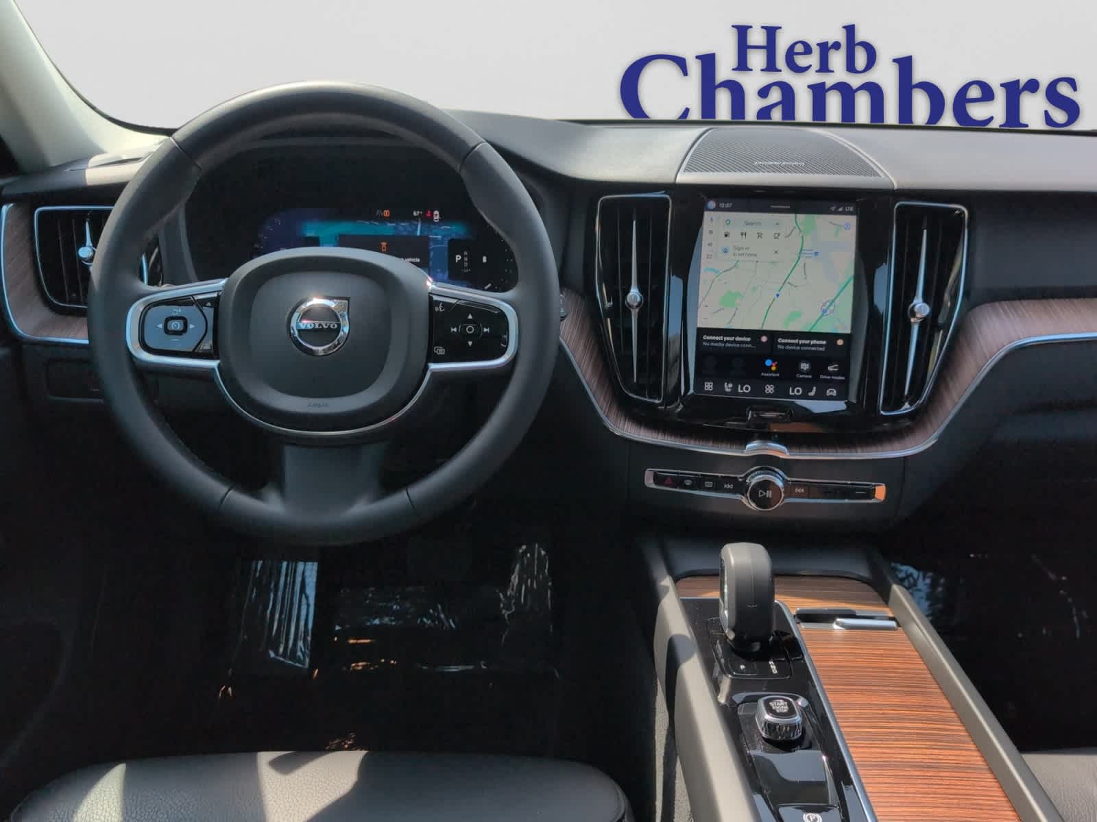 used 2023 Volvo XC60 car, priced at $35,998