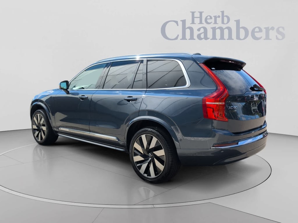 Used 2023 Volvo XC90 Recharge Plug-In Hybrid Plus 6-Seater SUV