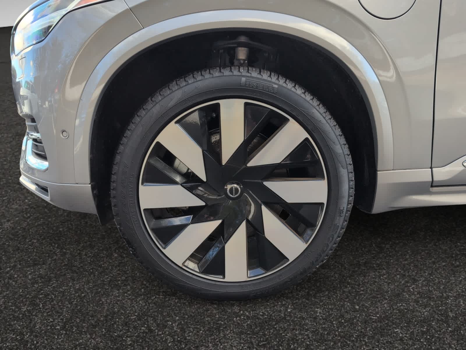 used 2025 Volvo XC90 plug-in hybrid car, priced at $78,455