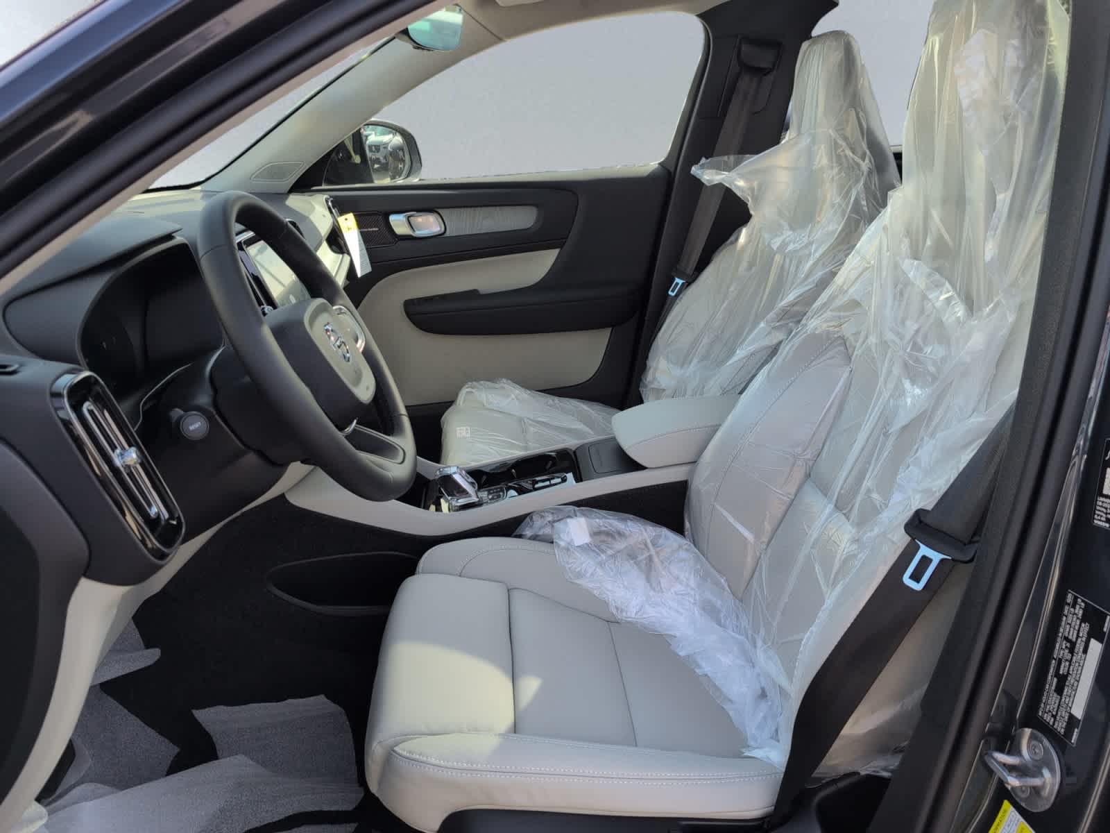 new 2026 Volvo XC40 car, priced at $51,960