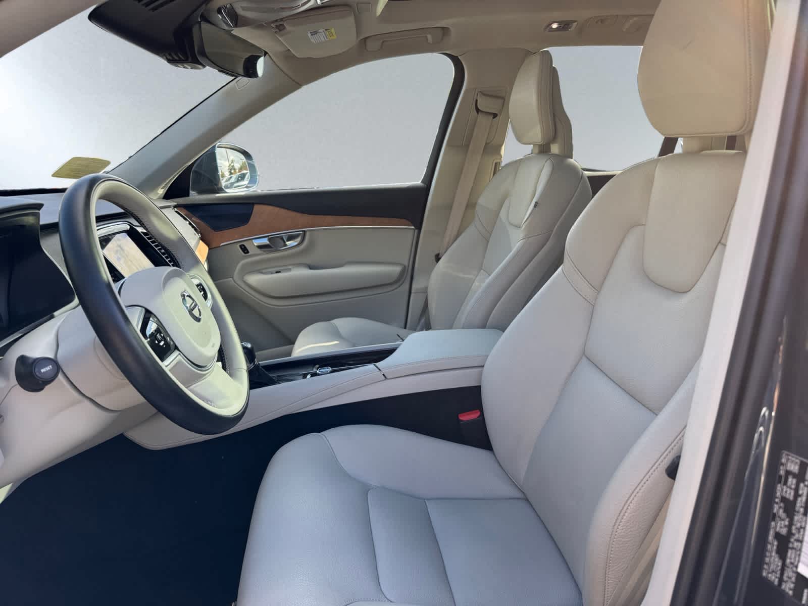 used 2022 Volvo XC90 car, priced at $31,998