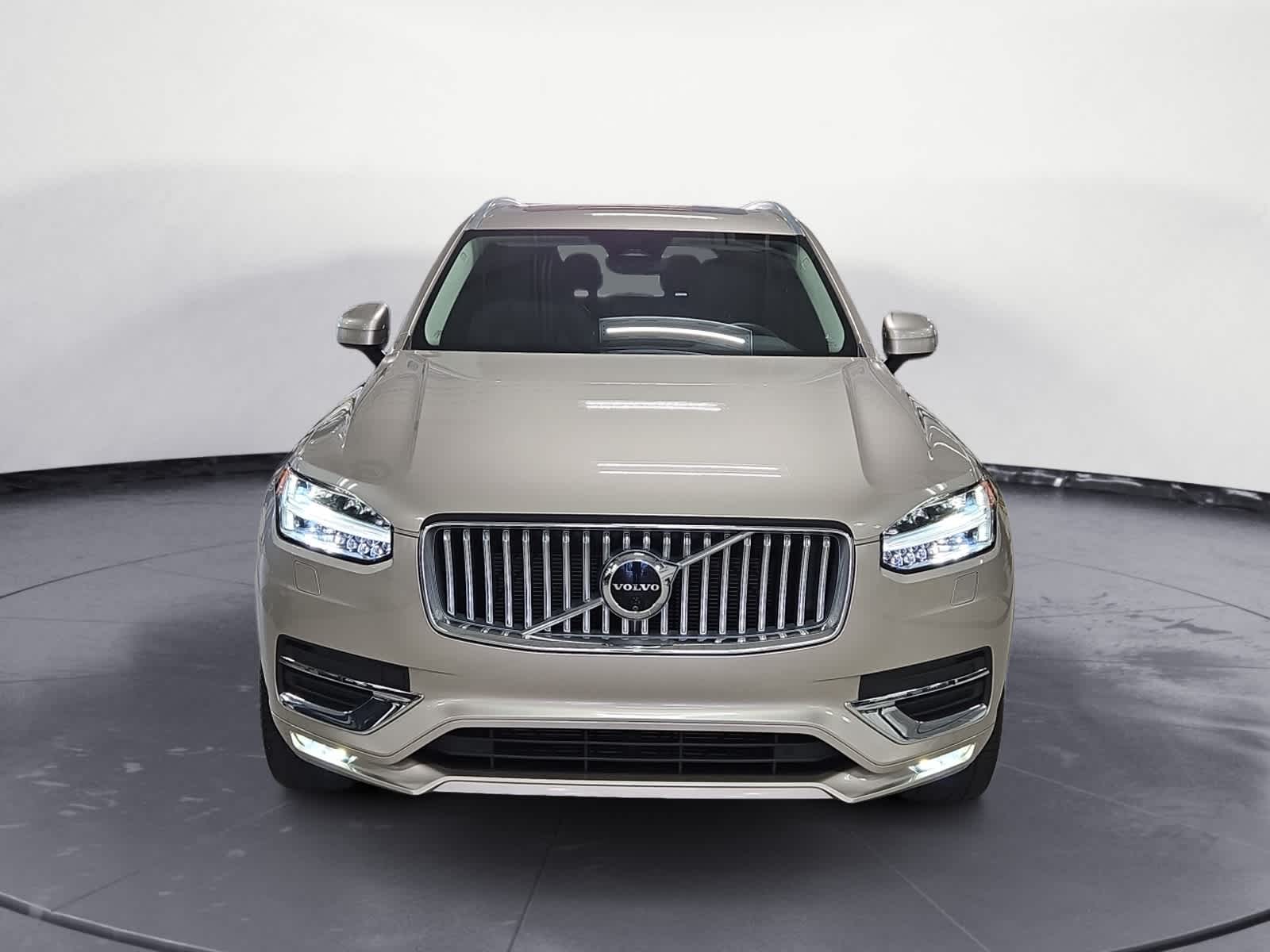 2024 Volvo XC90 Plus photo 2