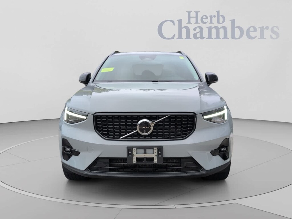 Used 2024 Volvo XC40 B5 Ultimate Dark SUV
