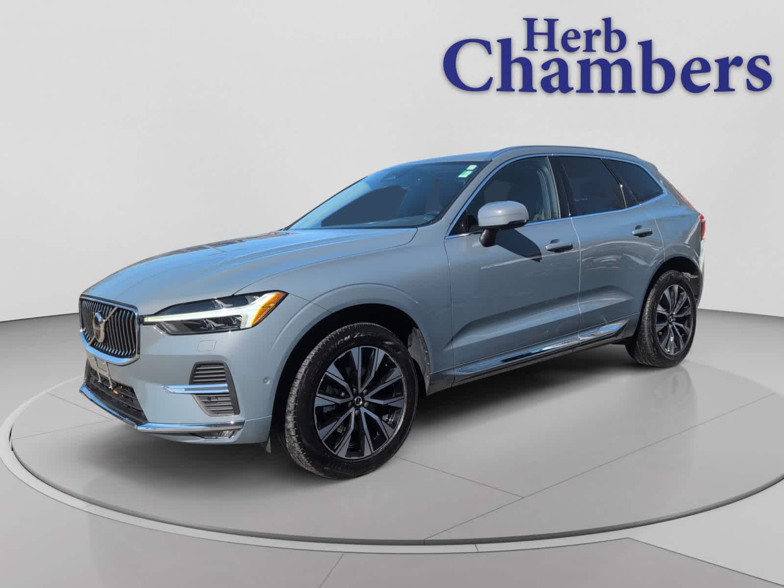 used 2023 Volvo XC60 car, priced at $32,998