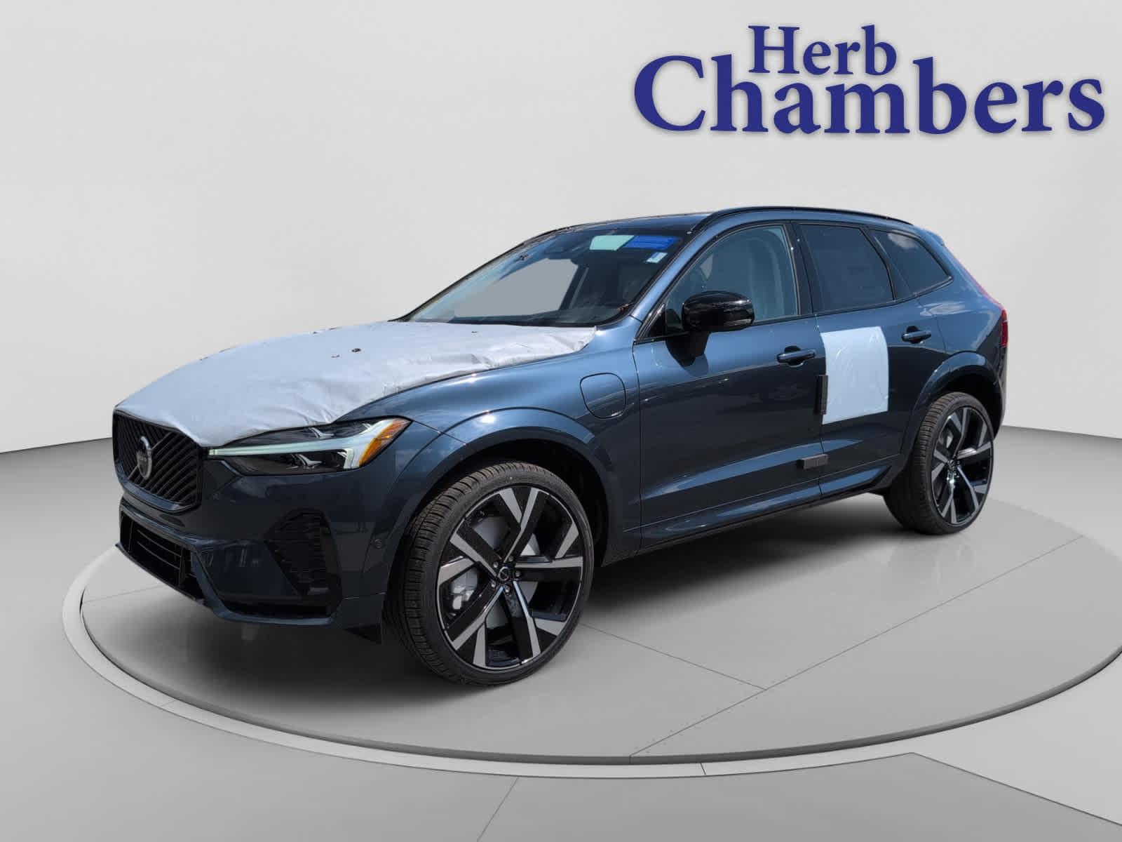 new 2026 Volvo XC60 plug-in hybrid car, priced at $75,845