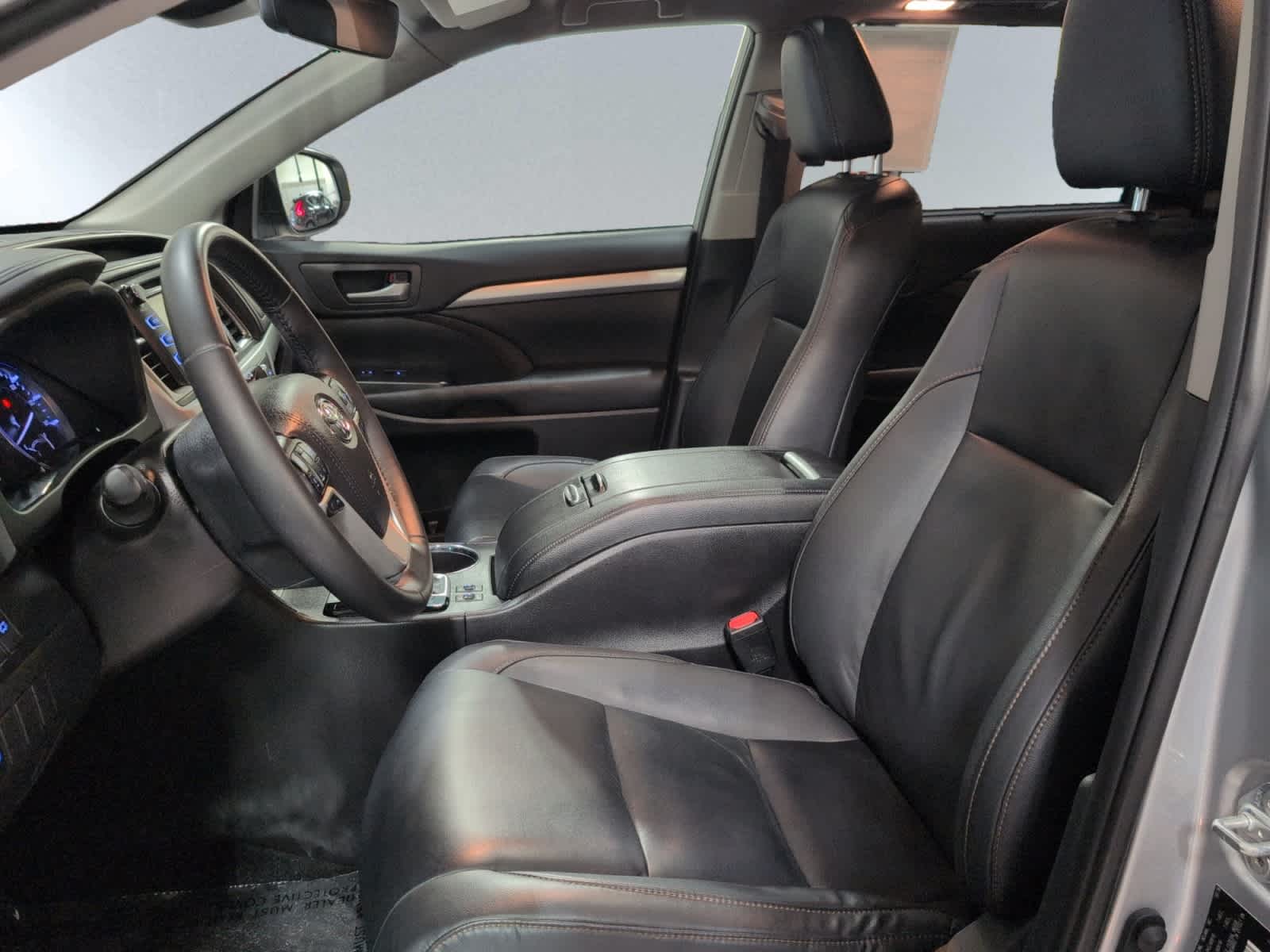 used 2019 Toyota Highlander car, priced at $24,998