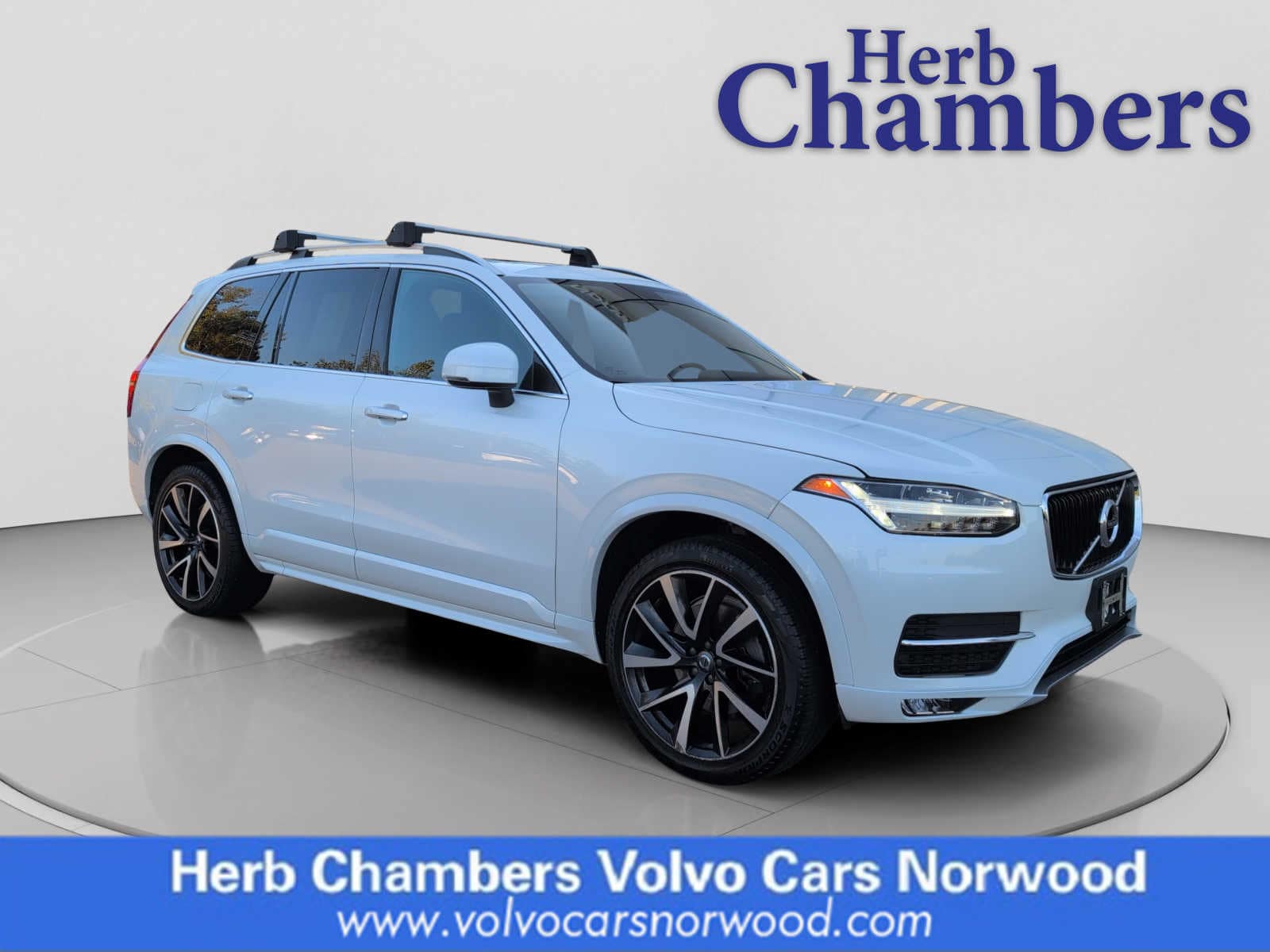 2019 Volvo XC90 Momentum's photo