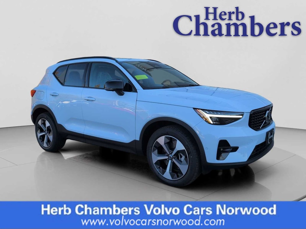 New 2026 Volvo XC40 B5 Plus SUV