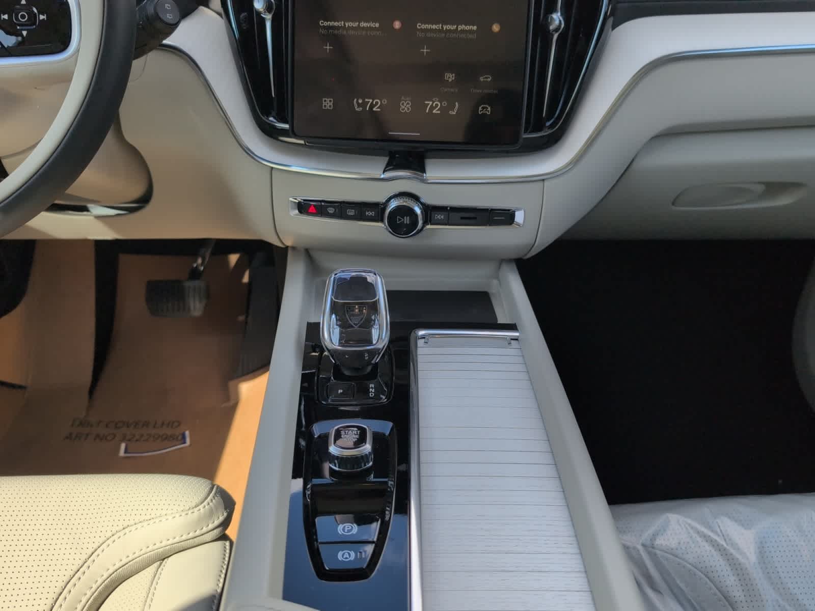 new 2026 Volvo XC60 plug-in hybrid car, priced at $75,845